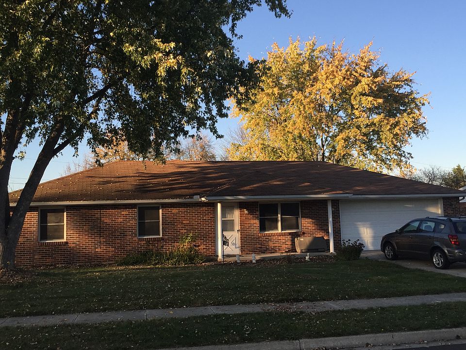 1st image of 58 Hawthorne Dr