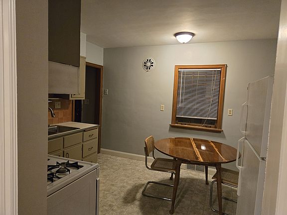 4th image of 705 E 32nd St