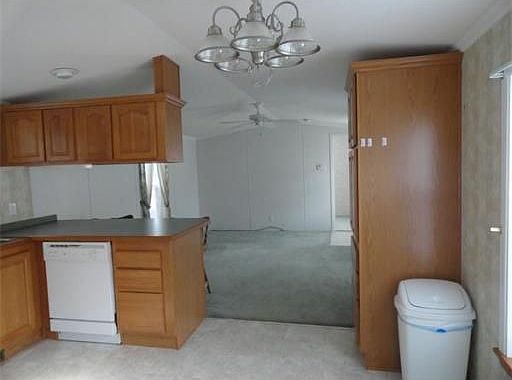 3rd image of 19 Stella Dr