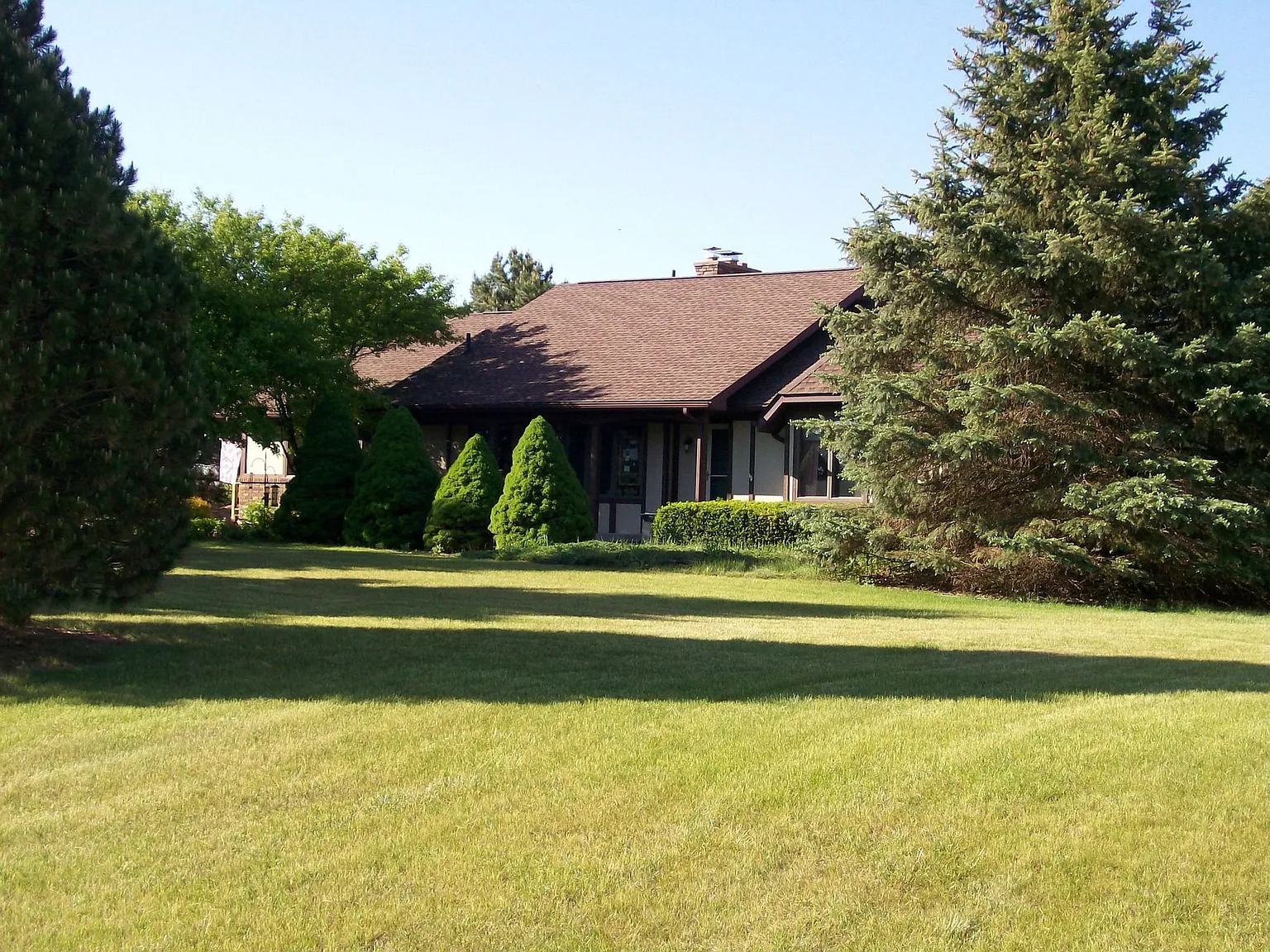 6688 Heatheridge Dr photo 1