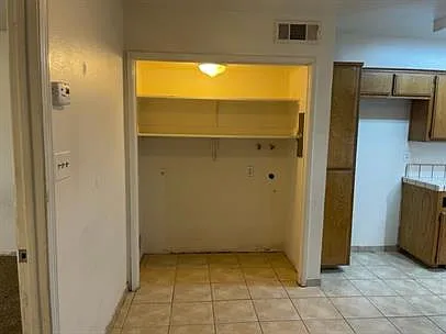 2 bed, 1.0 bath, 712 sqft, $1,399 — Photo 3