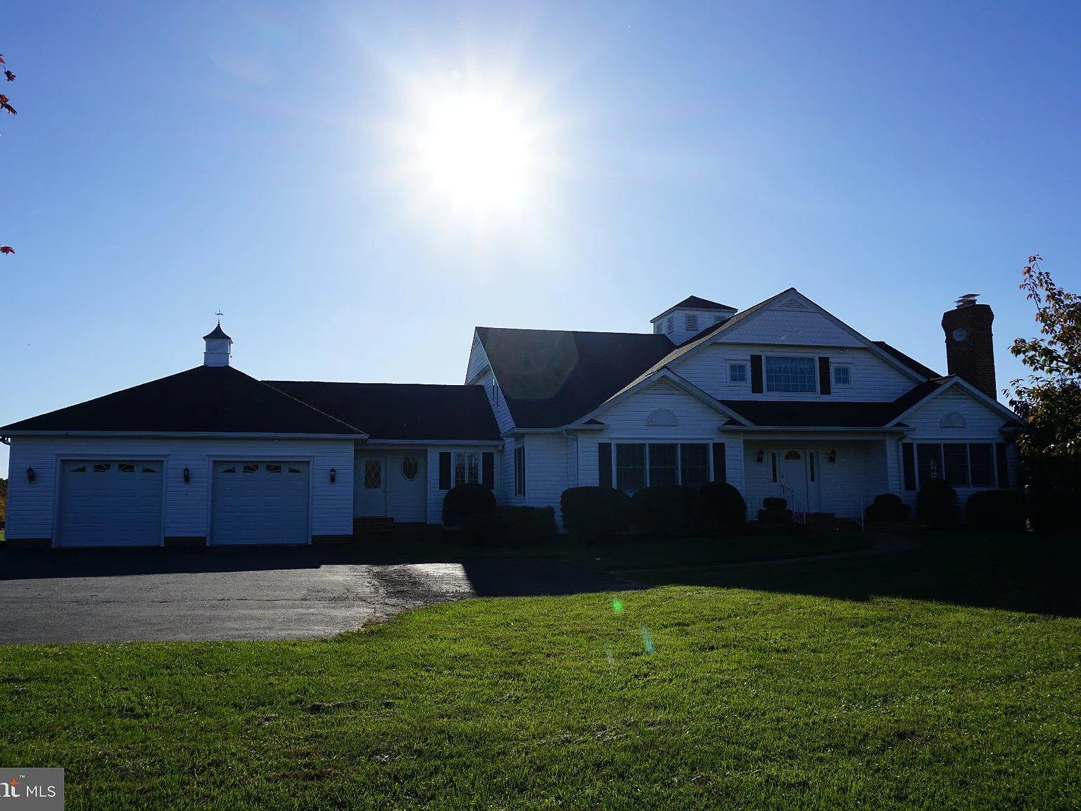 4 bed, 4.0 bath, 4997 sqft, $7,000 — Photo 3