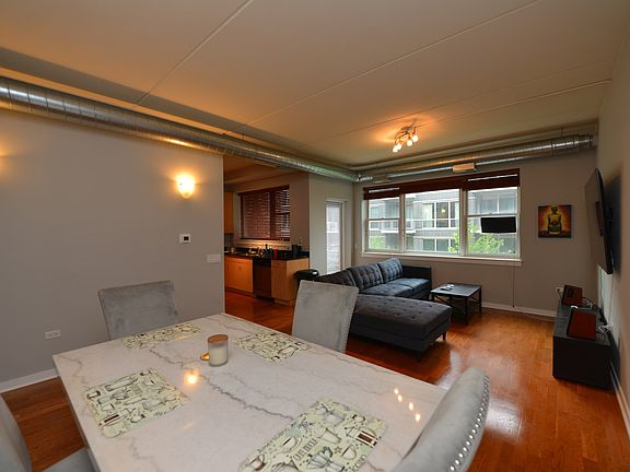 5th image of 873 N Larrabee St #55