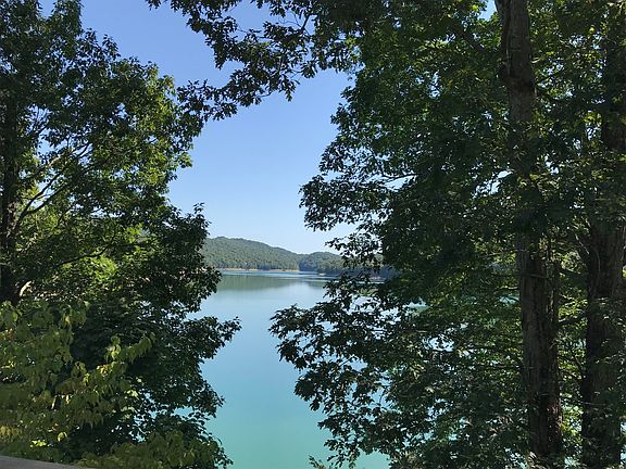 2nd image of 895 Norris Shores Dr