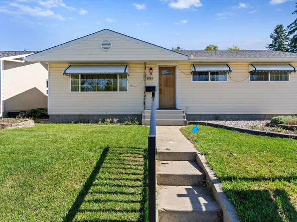9807 165th St NW, Edmonton, AB T5P 3S9