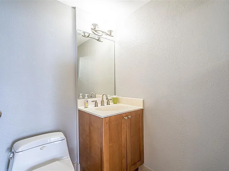 1830 Embassy Dr #409 — Photo 9