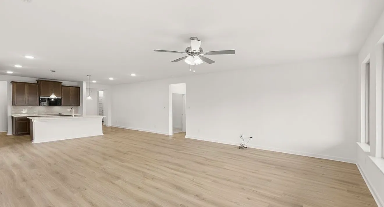 4 bed, 2186 sqft, $2,850 — Photo 2