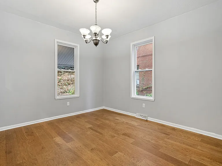 410 Lorenz Ave — Photo 21