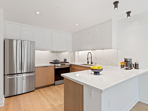 5th image of 333 Fremont St #1-311