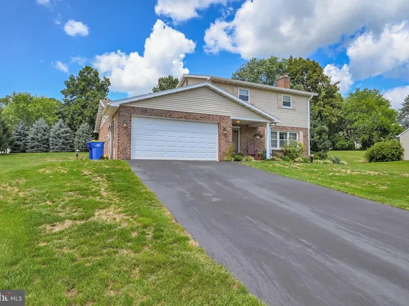 2785 Danielle Dr, Dover, PA 17315