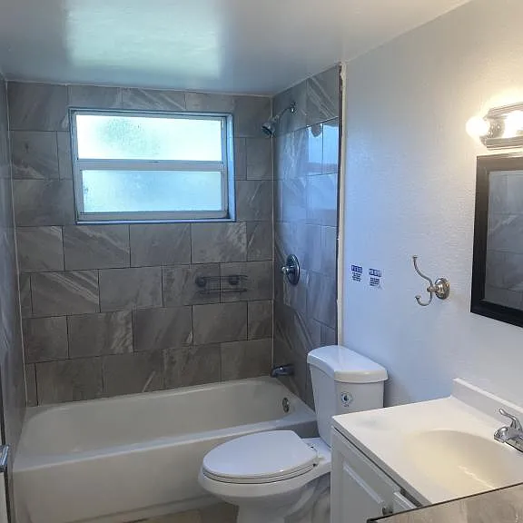 730 Michigan Ct — Photo 7