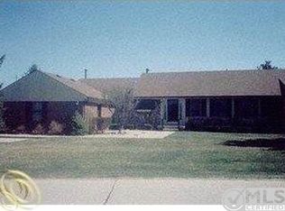 9987 Cambridge Ct, South Lyon, MI 48178