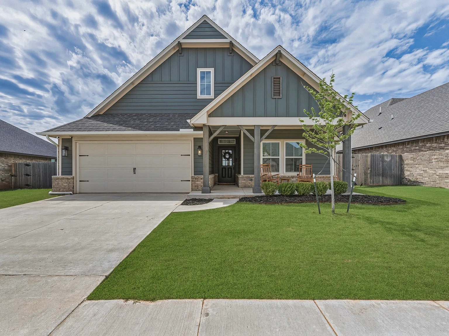 4 bed, 2.5 bath, 2055 sqft, $4,500 — Photo 1