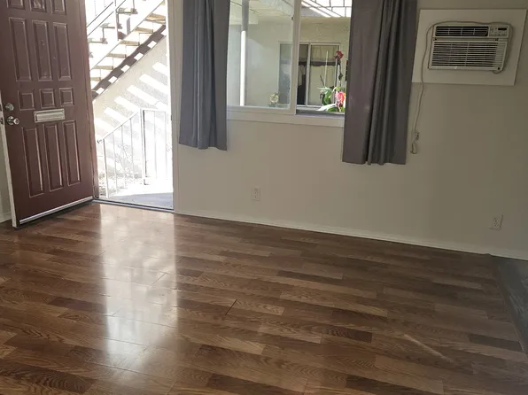 8809 Etiwanda Ave APT 27, Northridge, CA 91325