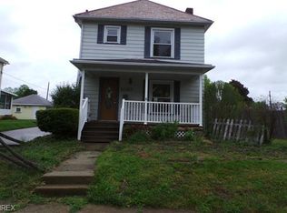 1057 Ray Ave NW, New Philadelphia, OH 44663