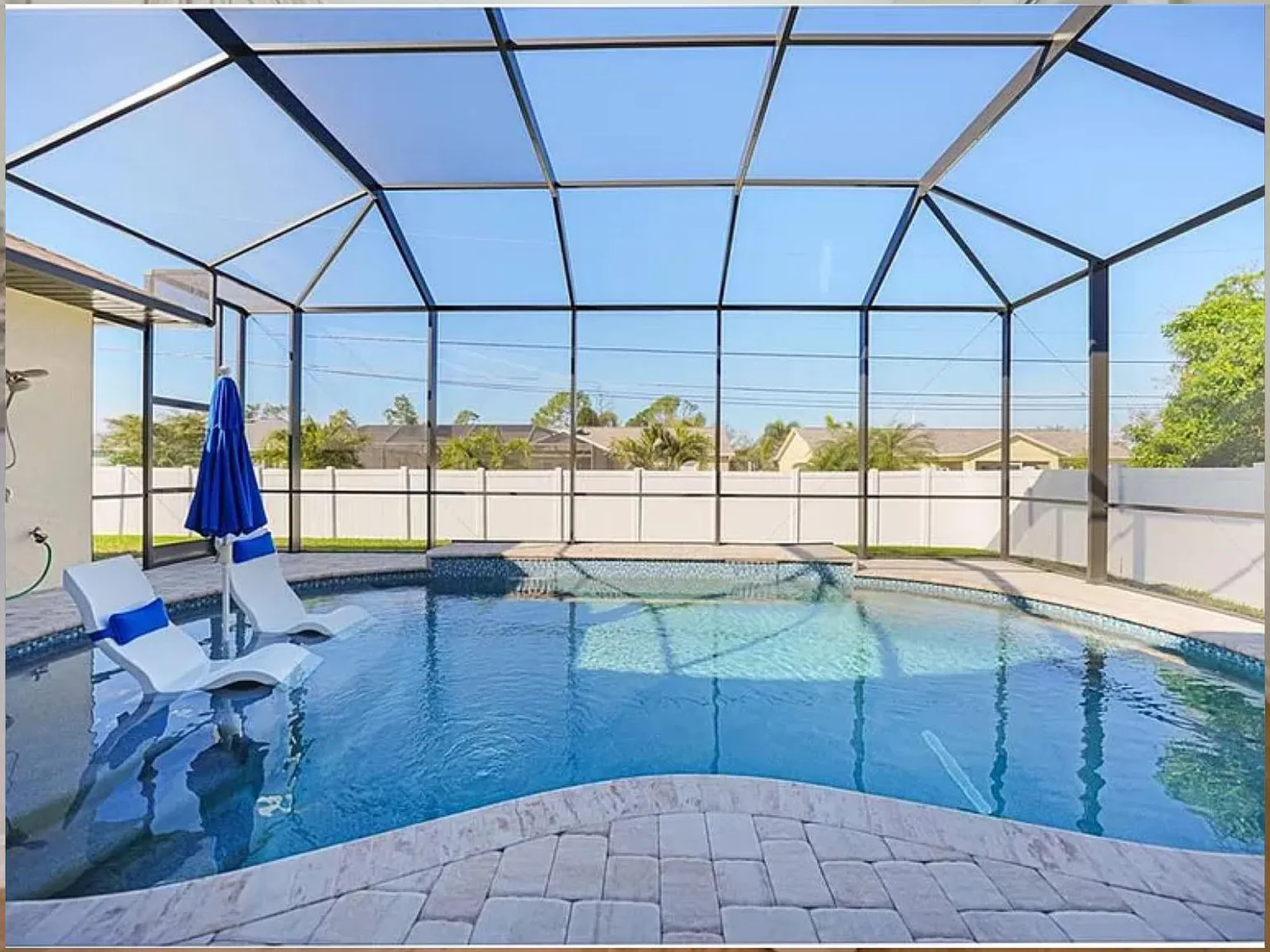 3 bed, 2272 sqft, $6,900 — Photo 2