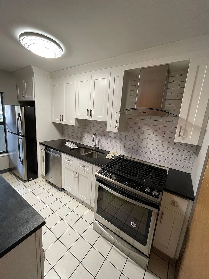OSU Gateway 4 bedroom 2 full bath apartment — Photo 4