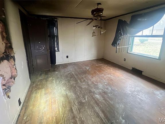 3rd image of 7497 Rowles Ave