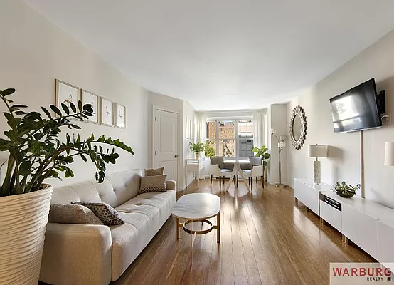 Sold by Warburg | media 16