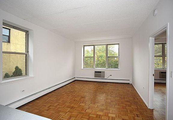 5th image of 280 E 2nd St #402