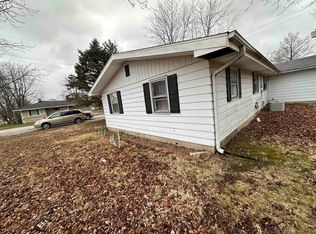 405 S Clark St, Colfax, IN 46035
