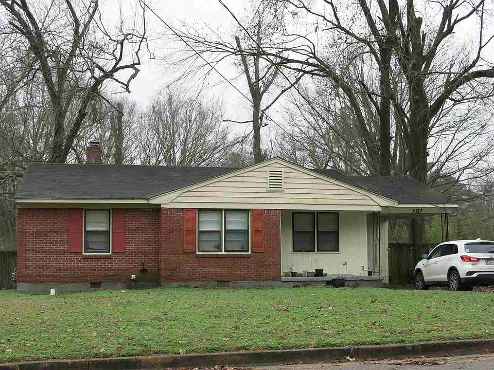 2nd image of 2127 Leyton Ave