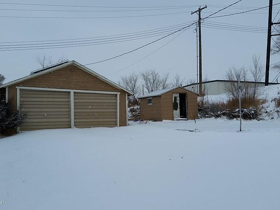 3rd image of 212 E 4th St