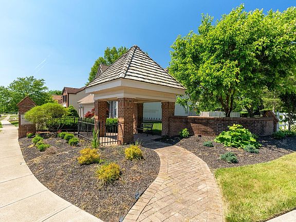 3rd image of 7752 Amelia Dr