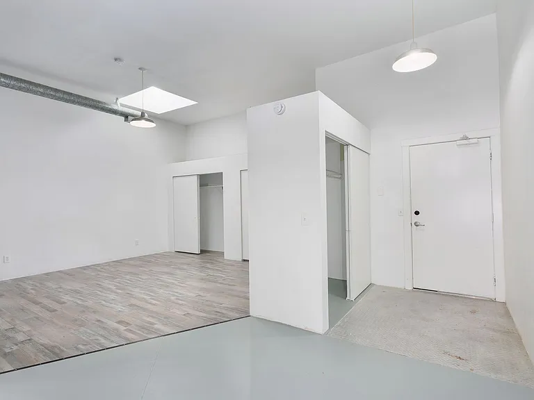 5240 S Tacoma Way — Photo 15