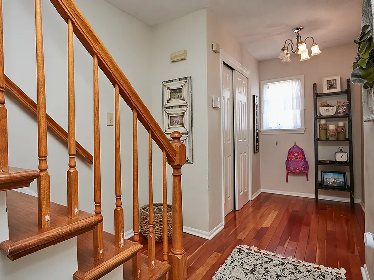 34 Berrien Ave — Photo 7