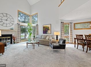 6868 Stonewood Ct, Eden Prairie, MN 55346