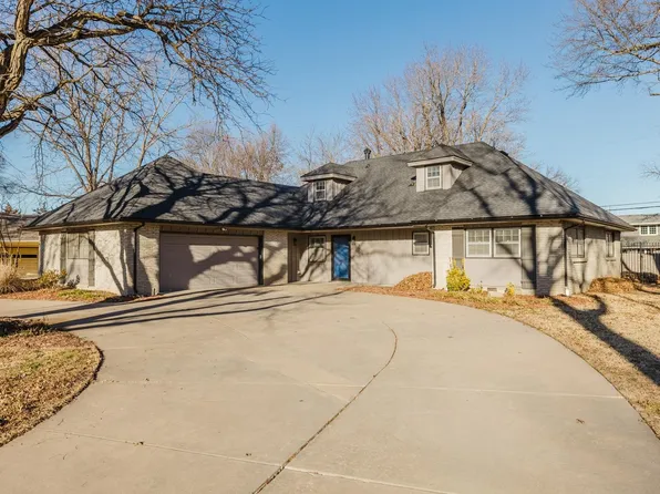 720 N Stratford Ln, Wichita, KS 67206
