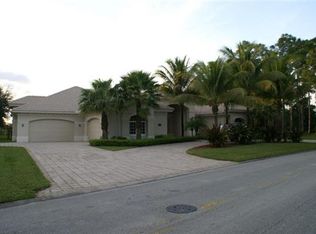 552 S Country Club Dr, Lake Worth, FL 33462