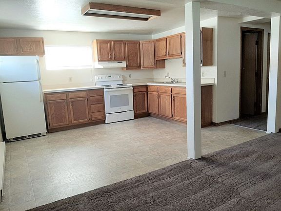 3rd image of 828 7th St #55c5b93c4