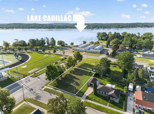 605 Walnut St, Cadillac, MI 49601