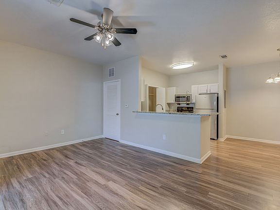 4th image of 2220 Gloria Cir #2-014