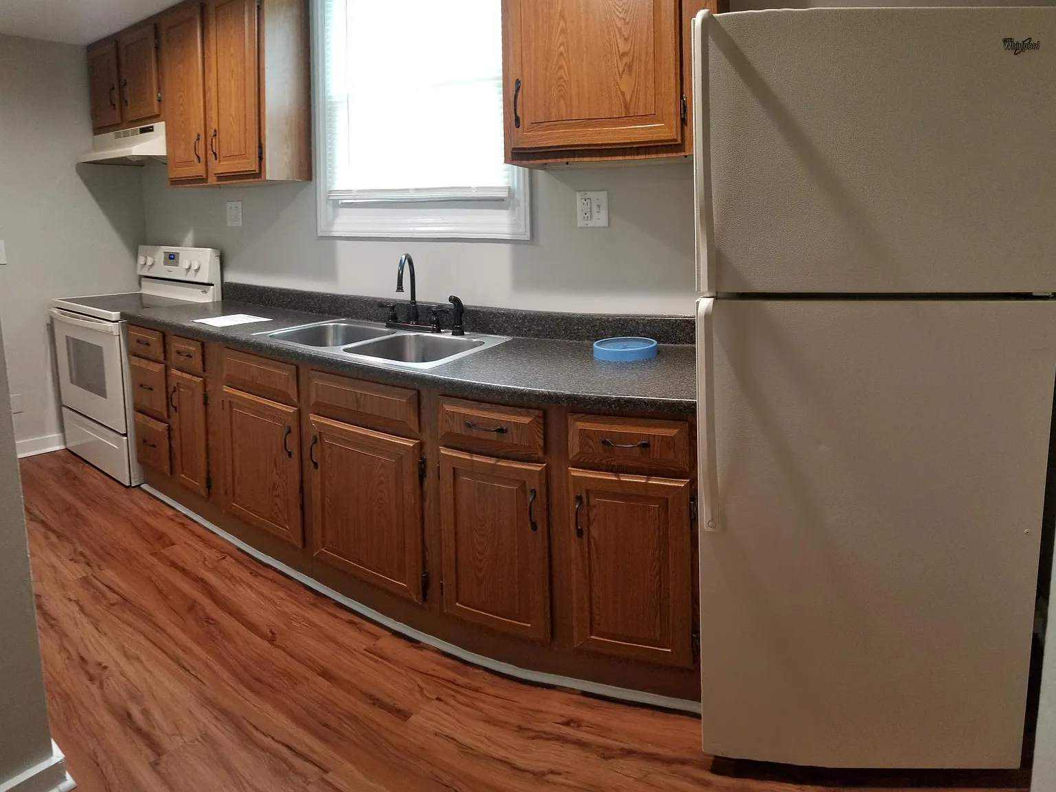 1 bed, 1.5 bath, 950 sqft, $900 — Photo 4