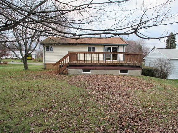 2nd image of 1786 Lynn Dr