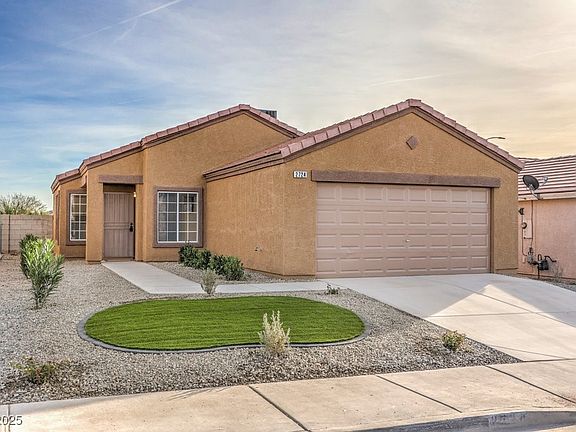 3rd image of 2724 Gazing Stars St