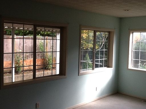4th image of 803 NW 41st St
