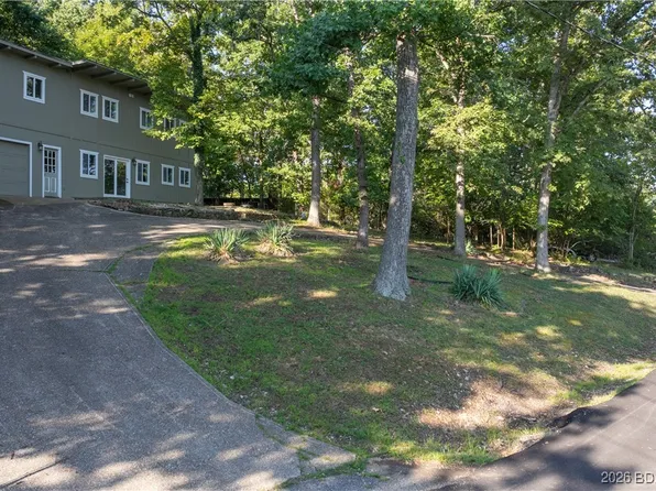 338 Crane Cove Dr, Sunrise Beach, MO 65079