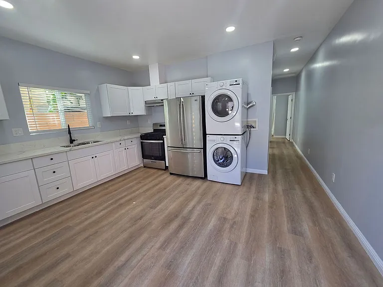 1715 W 64th St #A — Photo 2