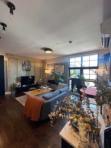 187 Kent Ave Photo 1