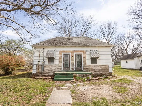 10 S Washington St, Lenzburg, IL 62255