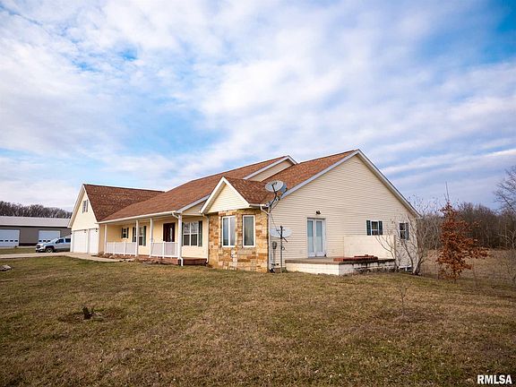 4th image of 677 County Road 1350 N