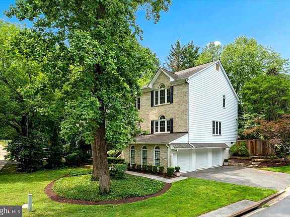 2nd image of 8900 Ellsworth Ct