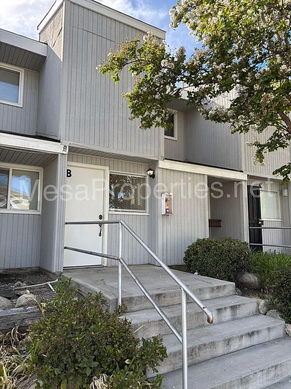 2 bed, 1.5 bath, 1003 sqft, $2,295 — Photo 1