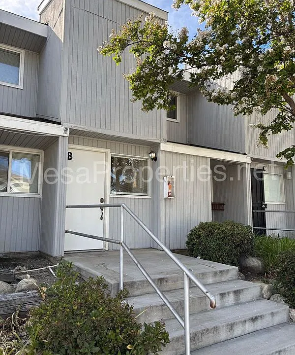 1016 W Pine St #B