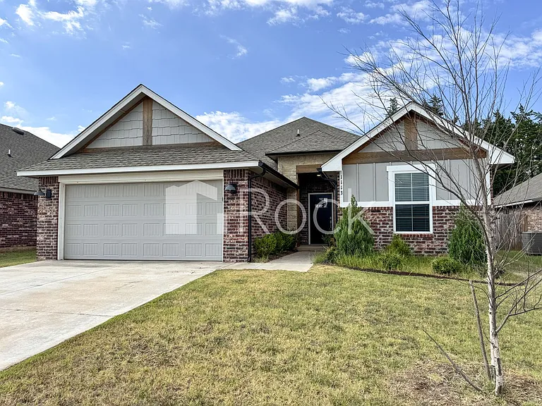 1113 Magnolia Dr — Photo 1