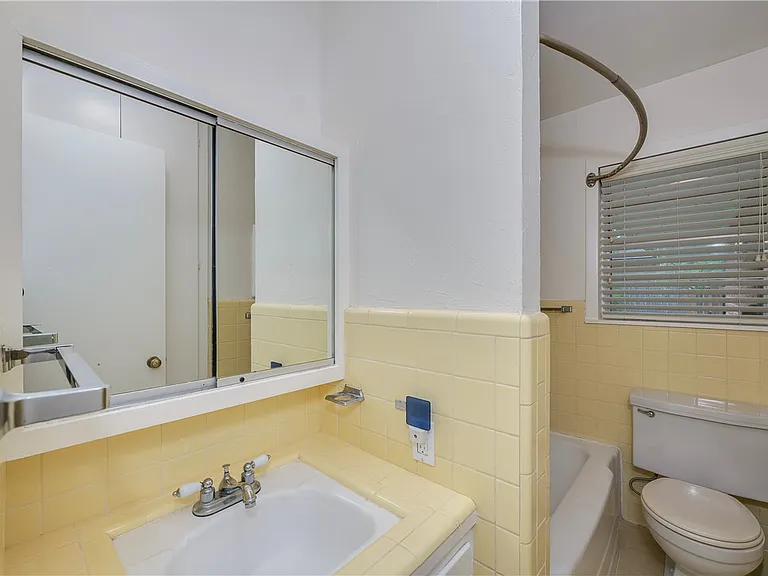 501 Helena St — Photo 15